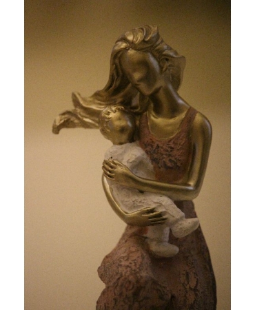 Статуетка "Family Love" мати з немовлям 18 см